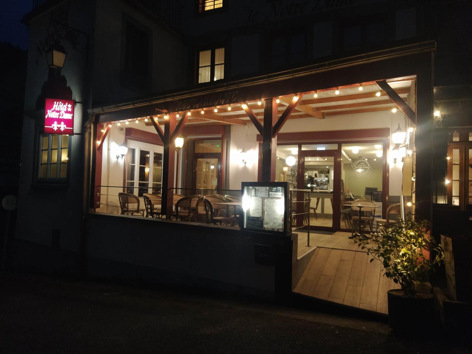 Hotel Restaurant Notre Dame Orcival Exterior foto