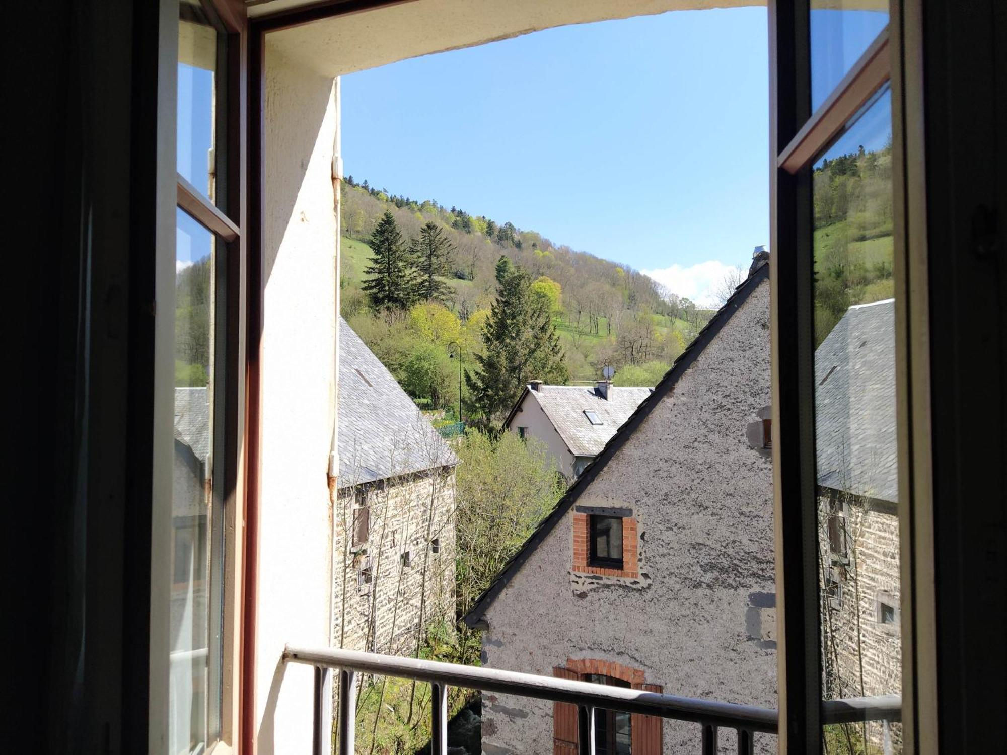 Hotel Restaurant Notre Dame Orcival Exterior foto